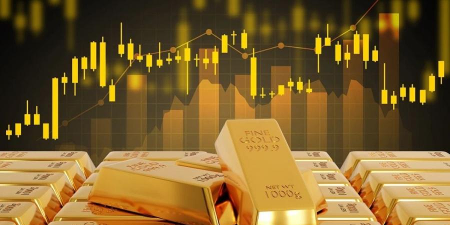الذهب يرتفع 0.7 % مع تراجع أسعار النفط