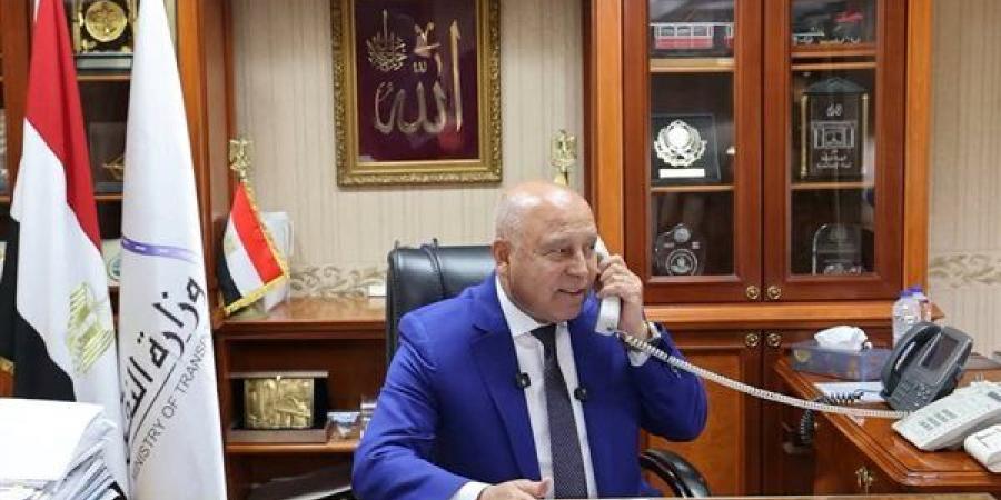 بعد
      زلزال
      الفجر،
      وزير
      النقل
      يتابع
      سير
      العمل
      بالسكك
      الحديدية
      والمترو
      والموانئ
      البحرية