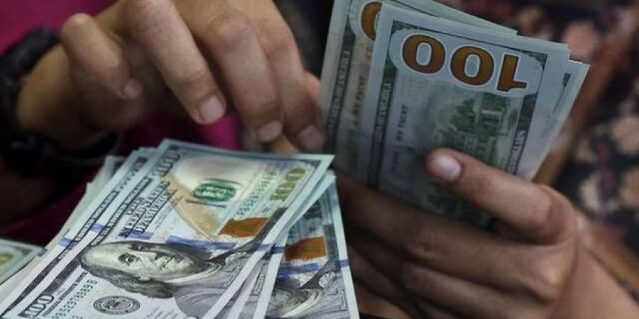 الدولار
      يتعافى
      ولكنه
      يتجه
      لخسارة
      شهرية