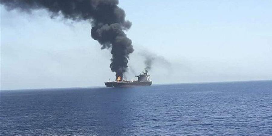 رويترز:
      انفجار
      قرب
      سفينة
      في
      بحر
      عمان