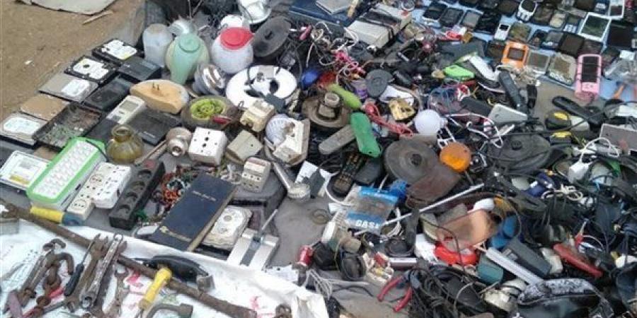 اللابتوب
      بـ
      100
      جنيه،
      أسعار
      الخردة
      الإلكترونية
      بسوق
      المستعمل
      اليوم
      الإثنين