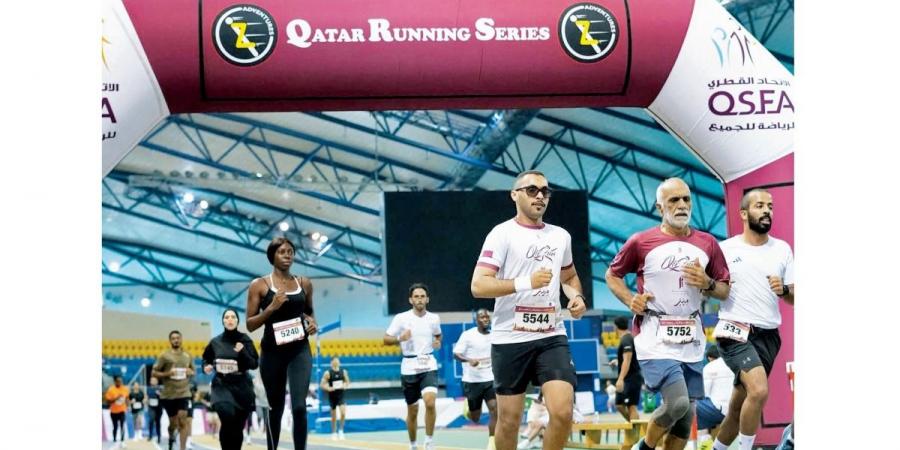 مشاركة واسعة بسباق الرياضة للجميع على المضمار