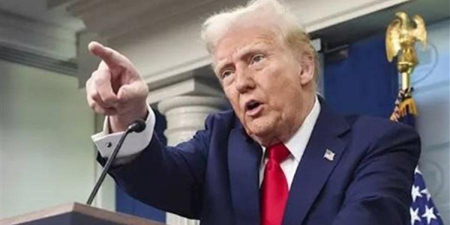 مهددا
      بضربات
      مدمرة،
      ترامب
      يمهل
      إيران
      حتى
      نهاية
      اليوم
      لتوقيع
      اتفاق
      مضيق
      هرمز