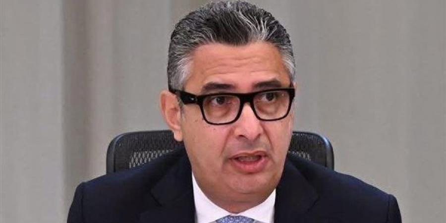 وزير
      التموين:
      لا
      تهاون
      مع
      محاولات
      استغلال
      المواطنين
      وإجراءات
      فورية
      بحق
      المخابز
      السياحية
      المخالفة