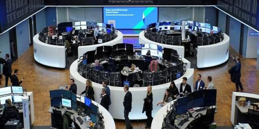 الأسهم
      الأوروبية
      تقترب
      من
      مستويات
      قياسية
      بدعم
      نتائج
      "HSBC"
      وباير