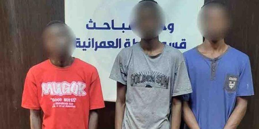 فيديو
      صورته
      محامية
      يكشف
      تعاطي
      3
      أجانب
      للمواد
      المخدرة
      في
      شارع
      بالجيزة،
      والشرطة
      تضبطهم