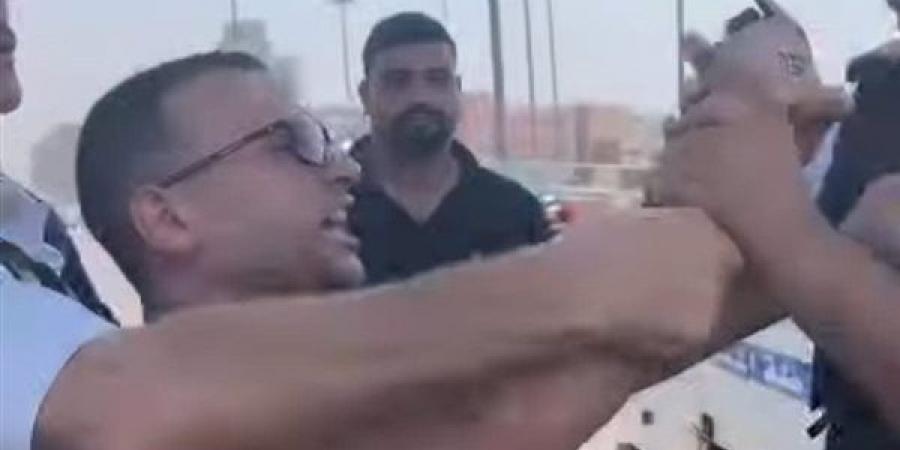 الداخلية
      تفحص
      واقعة
      مشادة
      بين
      رجال
      مرور
      وسائق
      ملاكي
      حول
      سحب
      رخصته
      (صور)