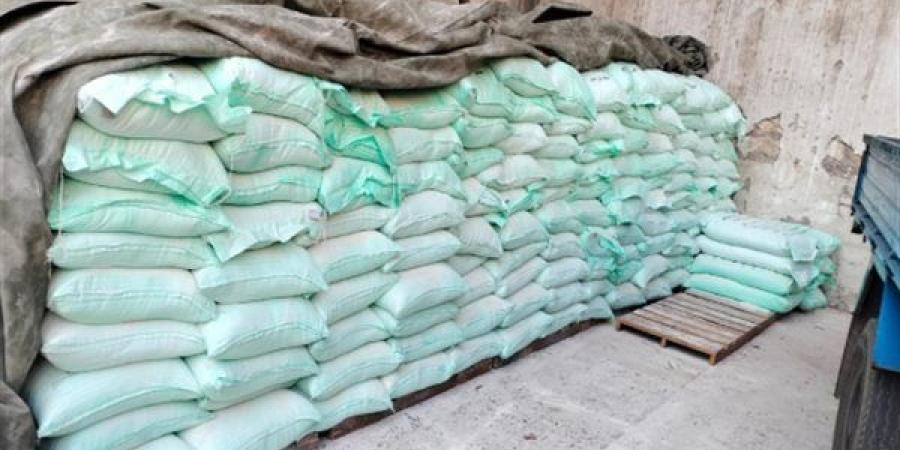 ضربات أمنية، ضبط 6 ملايين جنيه في قضايا عملات و14 طن دقيق مهرب واستوديو مخالف بالجيزة