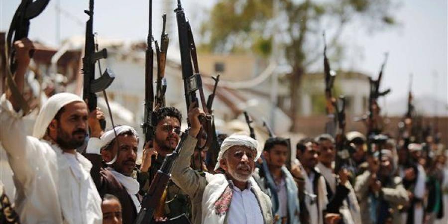 الجيش اليمني يستهدف عناصر ومعدات لميليشيا الحوثي بالطيران المسير غربي اليمن