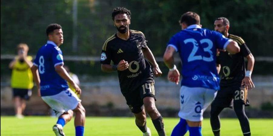 لقطات من الشوط الأول لمباراة الأهلي وبادالونا الإسباني الودية