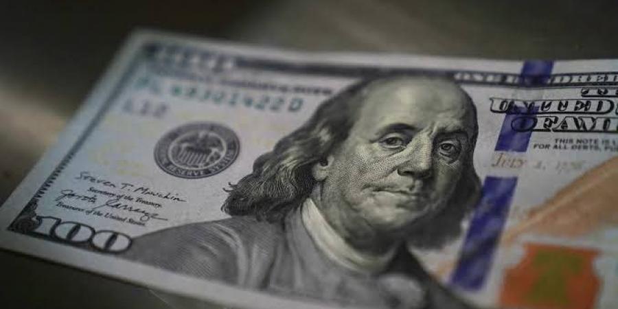 الدولار يستقر مع تراجع توقعات رفع الفائدة الأمريكية
