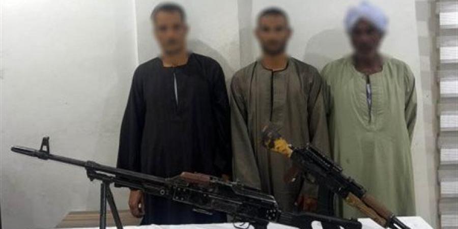 صور عمرها 13 عاما تكشف حكاية أسلحة نارية في قنا، الأمن يفك لغز الواقعة (صور)