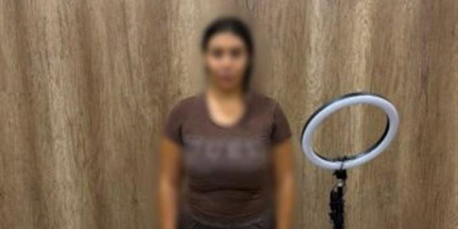 من أجل المشاهدات والأرباح، مقاطع فيديو على السوشيال ميديا تقود صانعة محتوى إلى قبضة الأمن بالغردقة