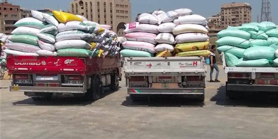 إحباط محاولة تهريب 77 طن قمح محلي داخل جرار في طهطا بسوهاج