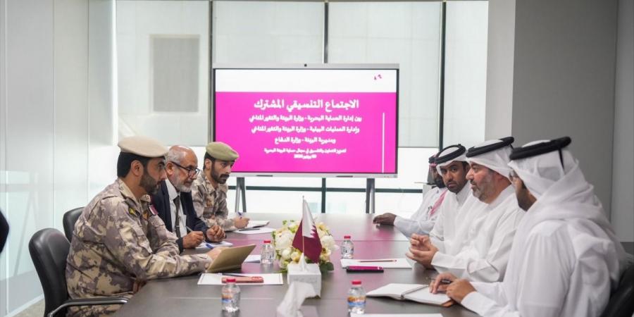 اجتماع بين البيئة والقوات المسلحة لإزالة المخلفات والتعديات من أعماق البحر