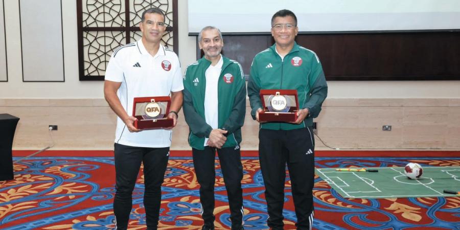 إدارة التحكيم تكرم خبراء «FIFA» في ختام المعسكر