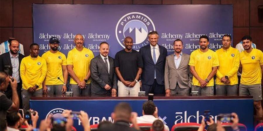 لقطات من مؤتمر تقديم موكوينا المدير الفني لـ بيراميدز