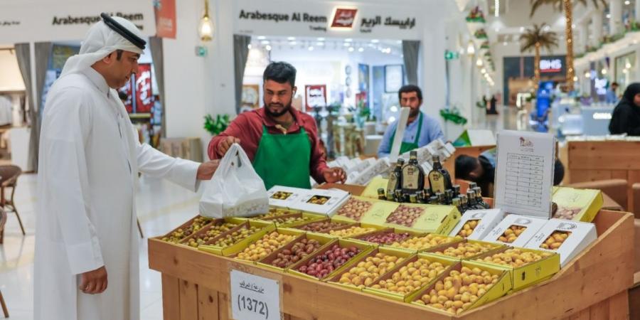 البلدية تعلن عن حصيلة مبيعات الرطب والفواكه المحلية في المجمعات التجارية
