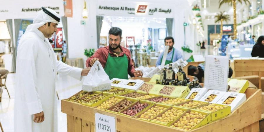 12 ألف كيلو مبيعات الرطب في المجمعات