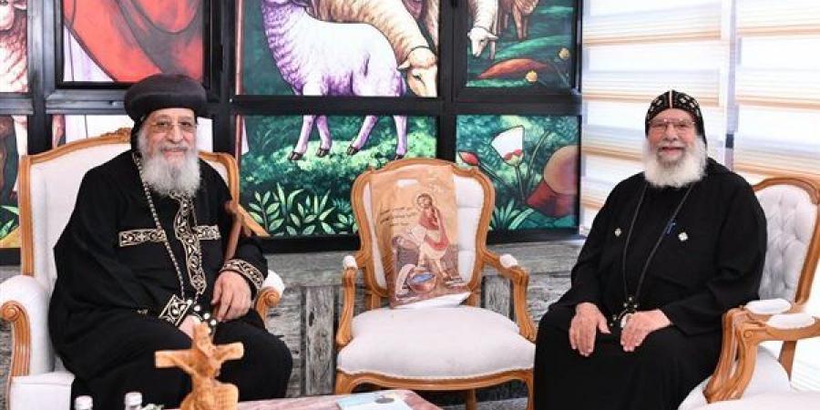 البابا تواضروس يتلقى تقريرا عن الخدمة في دير الأنبا بيشوي