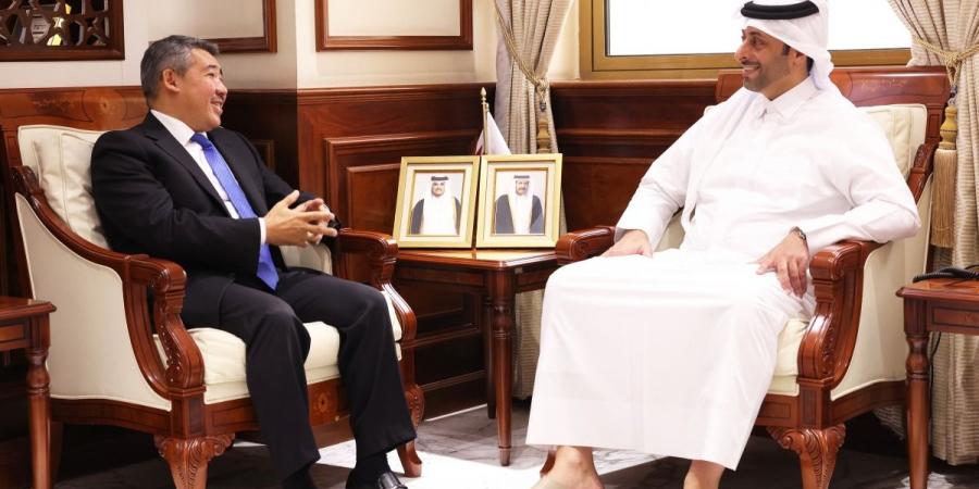 وزير البلدية يلتقي سفير جمهورية كازاخستان