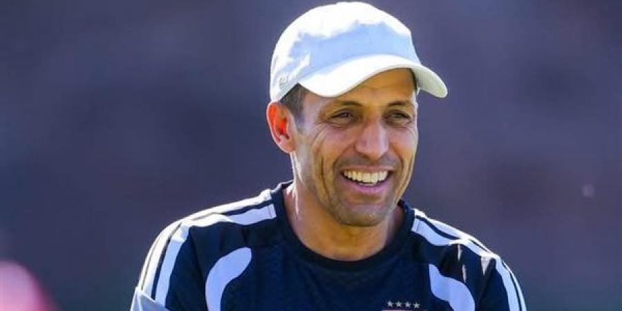 عموتة يحاضر لاعبي الأهلي بالفيديو الليلة استعدادا لمواجهة برشلونة بكأس خوان جامبر