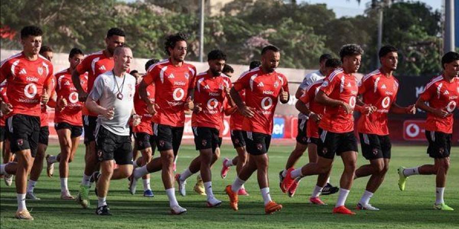 10 صور ترصد مران الأهلي استعدادا لمواجهة الشرقية إنبي في الدوري الممتاز