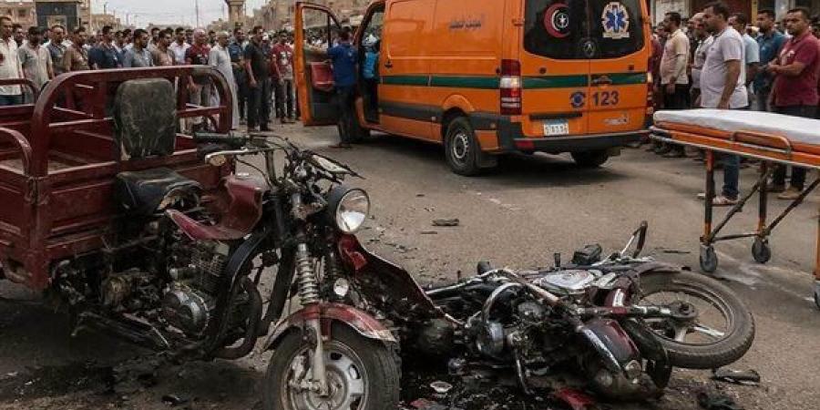 مصرع وإصابة 3 أشخاص في تصادم دراجة نارية وميكروباص بالدقهلية
