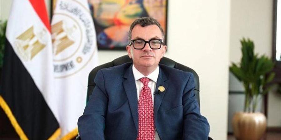 وزير التخطيط: الاقتصاد العالمي يمر بتحولات معقدة تعيد تشكيل أسواق الطاقة وسلاسل الإمداد
